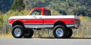 72 truck advert white and red